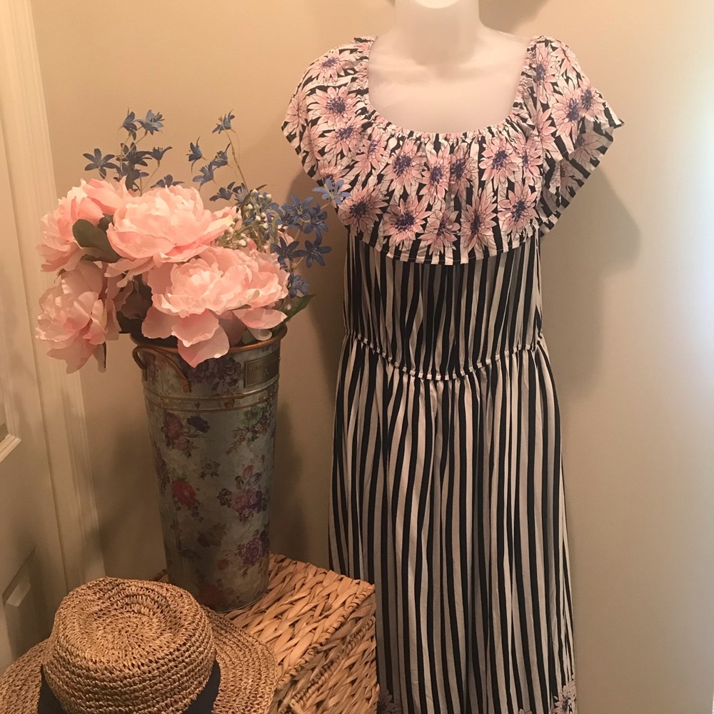 Whimsical sleeveless maxi dress Size XL